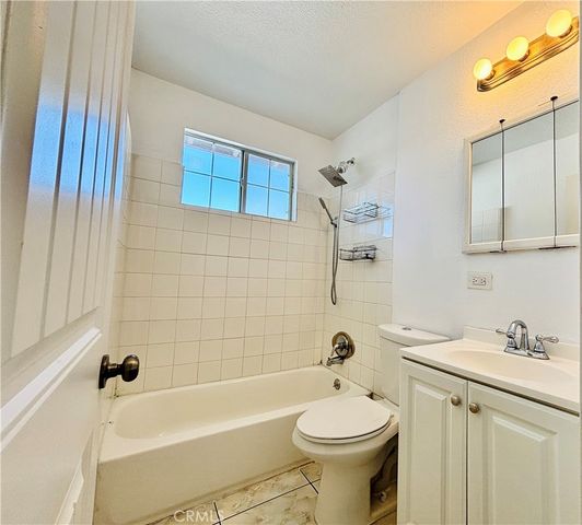 7760 Aspen Avenue A, Fontana, CA 92336
