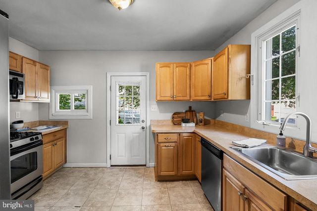7 LAKE SHORE DR, Collingswood, NJ 08108