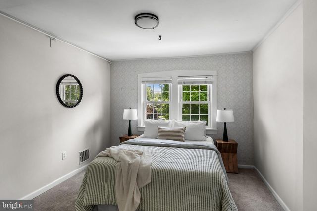 7 LAKE SHORE DR, Collingswood, NJ 08108