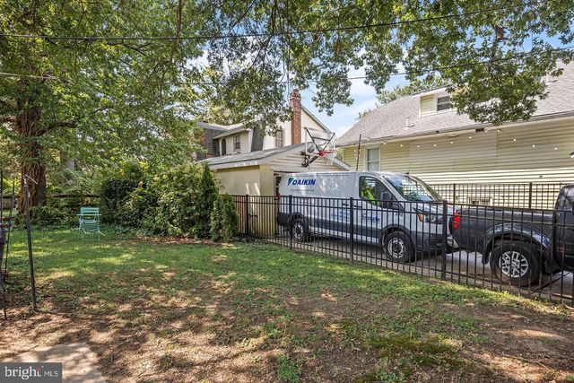 7 LAKE SHORE DR, Collingswood, NJ 08108
