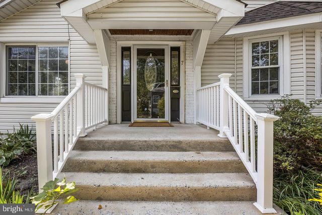 7 LAKE SHORE DR, Collingswood, NJ 08108