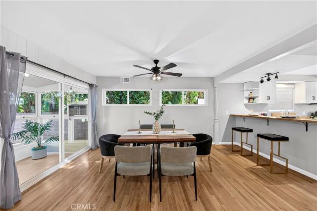 22817 Burbank Boulevard, Woodland Hills, CA 91367