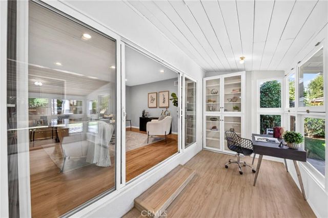 22817 Burbank Boulevard, Woodland Hills, CA 91367