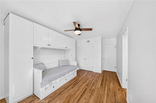 22817 Burbank Boulevard, Woodland Hills, CA 91367