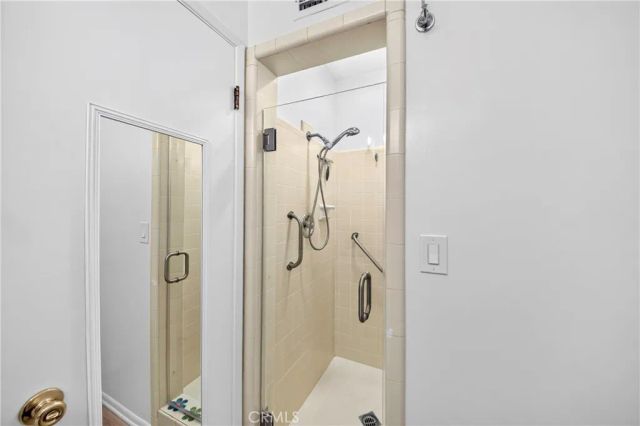22817 Burbank Boulevard, Woodland Hills, CA 91367