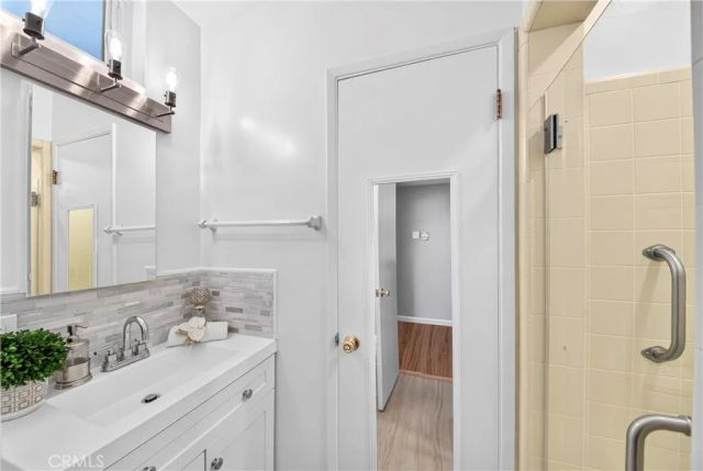 22817 Burbank Boulevard, Woodland Hills, CA 91367