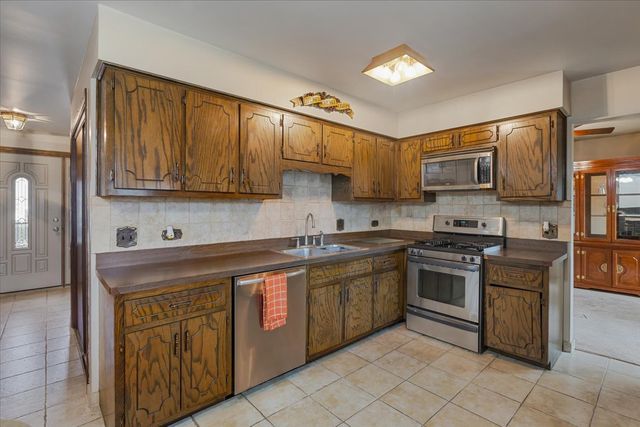 16533 Louis Avenue, South Holland, IL 60473