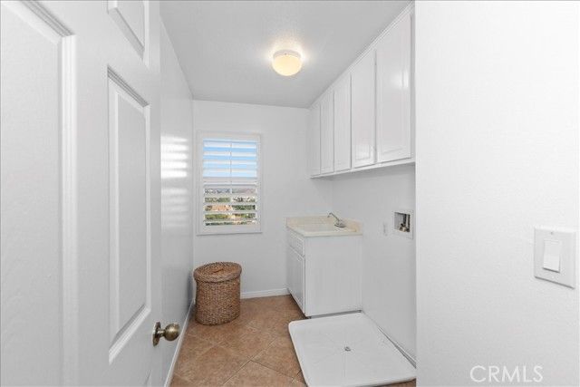 693 John Drive, Corona, CA 92879