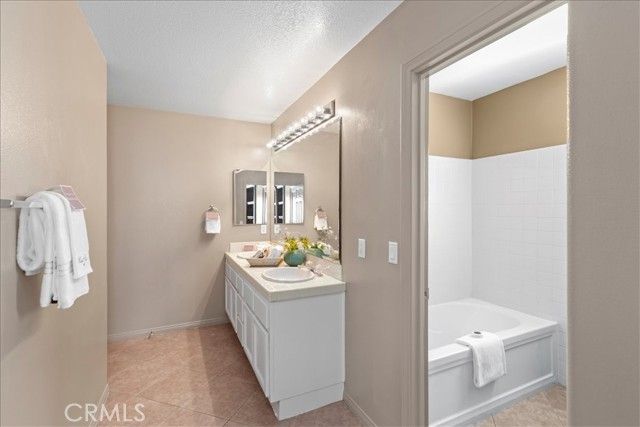 693 John Drive, Corona, CA 92879