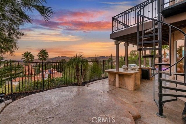 693 John Drive, Corona, CA 92879