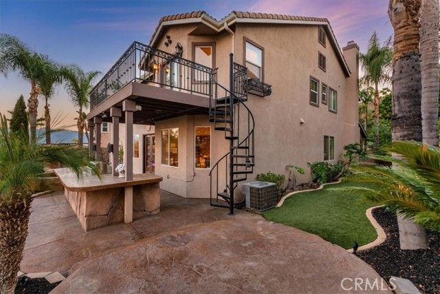 693 John Drive, Corona, CA 92879