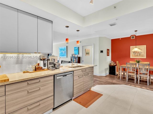 2000 N Bayshore Dr 220, Miami, FL 33137