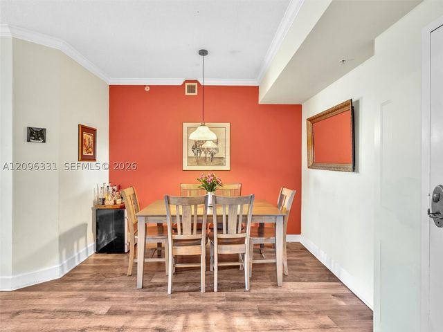 2000 N Bayshore Dr 220, Miami, FL 33137