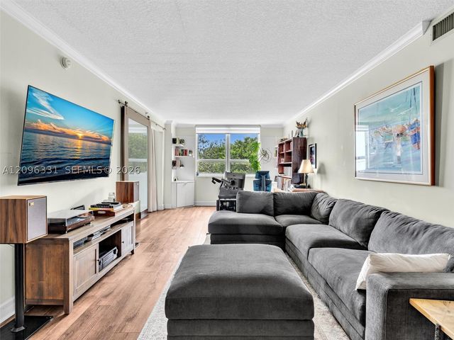 2000 N Bayshore Dr 220, Miami, FL 33137