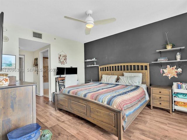 2000 N Bayshore Dr 220, Miami, FL 33137