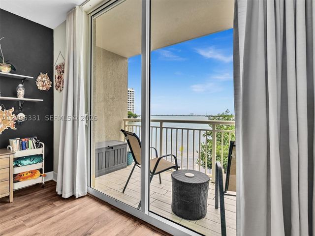 2000 N Bayshore Dr 220, Miami, FL 33137