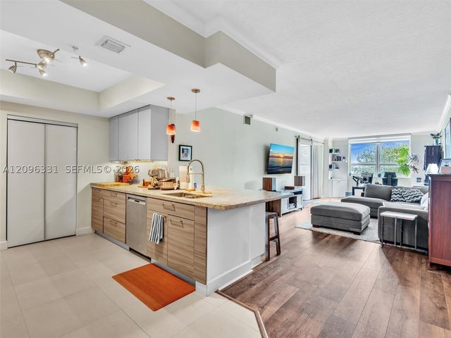 2000 N Bayshore Dr 220, Miami, FL 33137