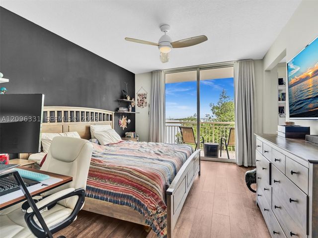 2000 N Bayshore Dr 220, Miami, FL 33137