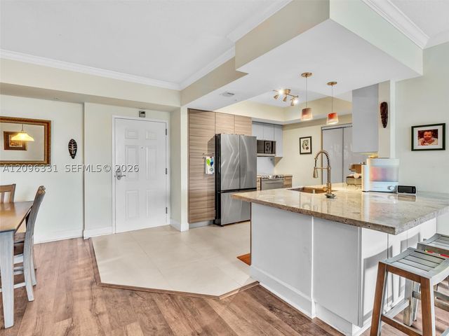2000 N Bayshore Dr 220, Miami, FL 33137