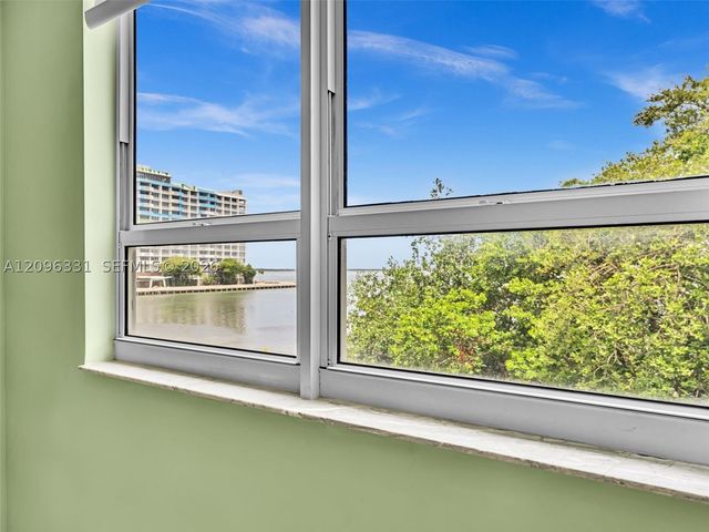 2000 N Bayshore Dr 220, Miami, FL 33137