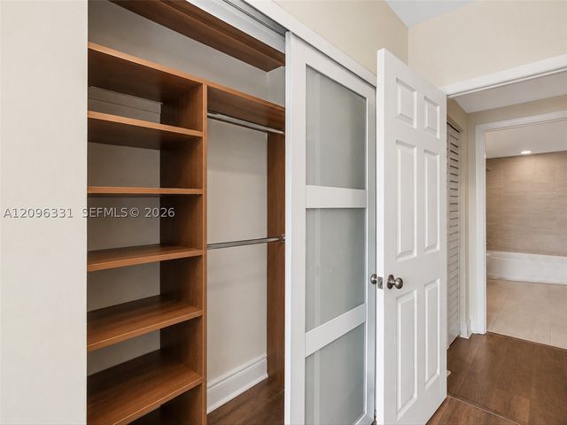 2000 N Bayshore Dr 220, Miami, FL 33137