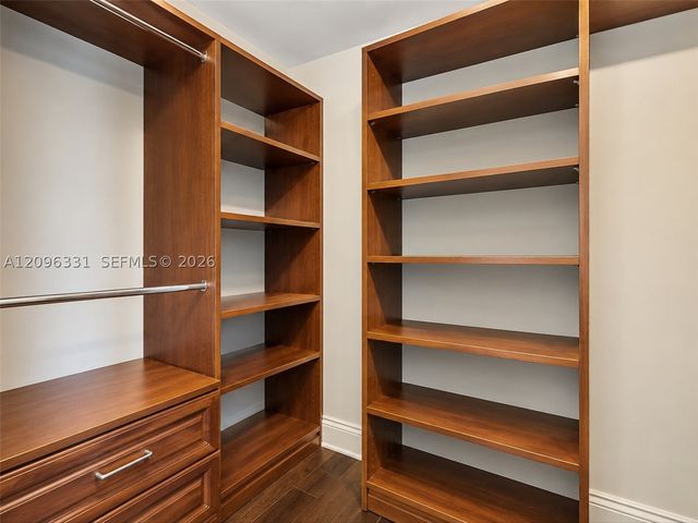 2000 N Bayshore Dr 220, Miami, FL 33137