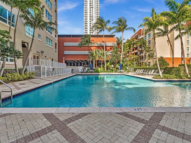 2000 N Bayshore Dr 220, Miami, FL 33137