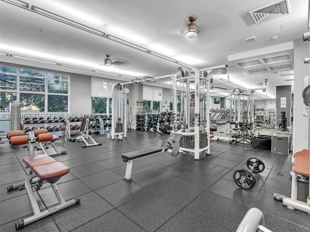 2000 N Bayshore Dr 220, Miami, FL 33137
