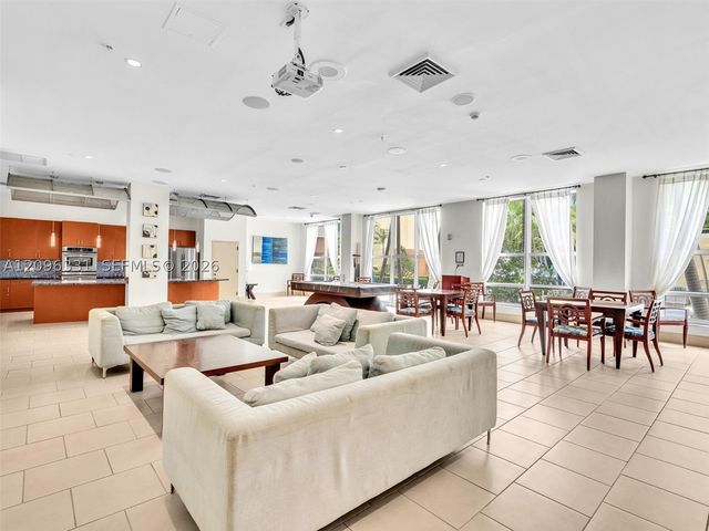 2000 N Bayshore Dr 220, Miami, FL 33137