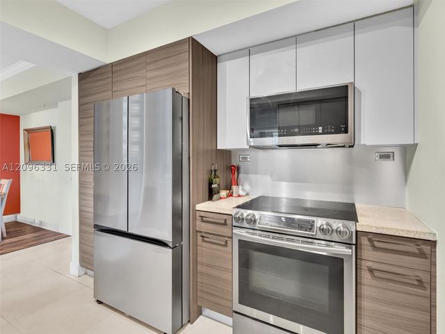 2000 N Bayshore Dr 220, Miami, FL 33137