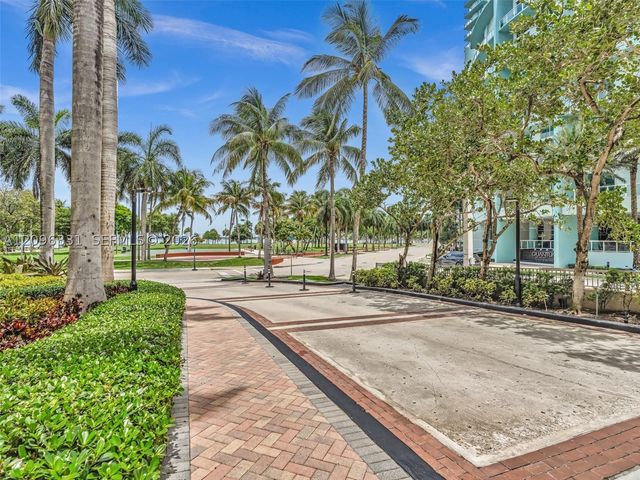 2000 N Bayshore Dr 220, Miami, FL 33137