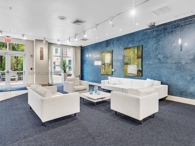 2000 N Bayshore Dr 220, Miami, FL 33137