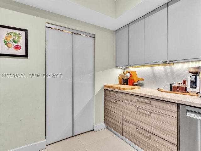2000 N Bayshore Dr 220, Miami, FL 33137