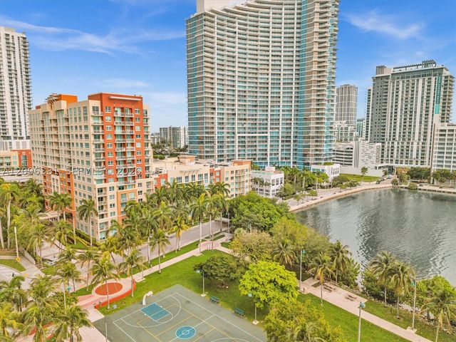 2000 N Bayshore Dr 220, Miami, FL 33137