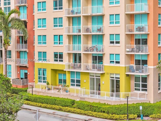 2000 N Bayshore Dr 220, Miami, FL 33137