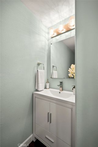 12919 Bloomfield Street 1, Studio City, CA 91604