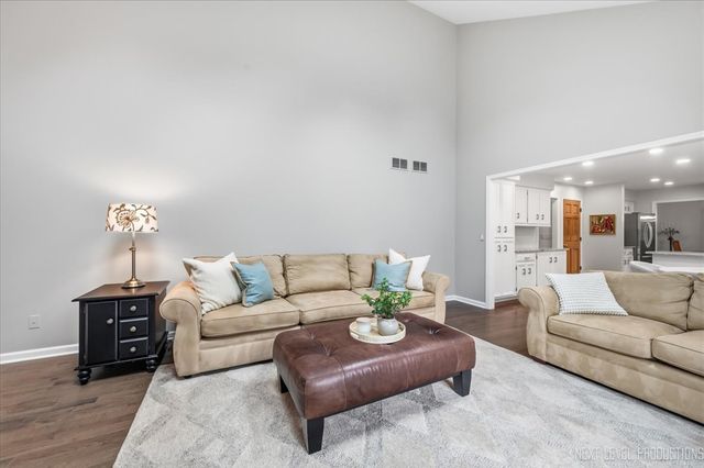 1841 Williamsburg Avenue, Geneva, IL 60134