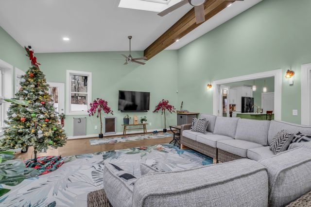 140 Spencer Springs Dr, Gallatin, TN 37066