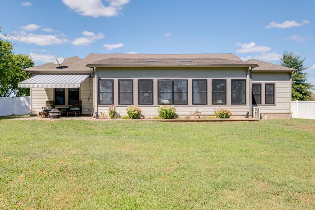 140 Spencer Springs Dr, Gallatin, TN 37066