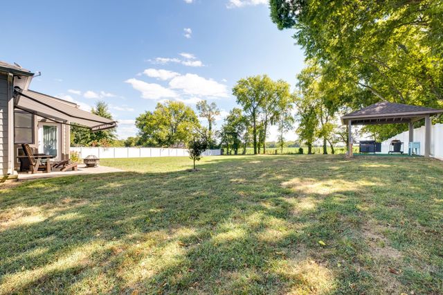 140 Spencer Springs Dr, Gallatin, TN 37066