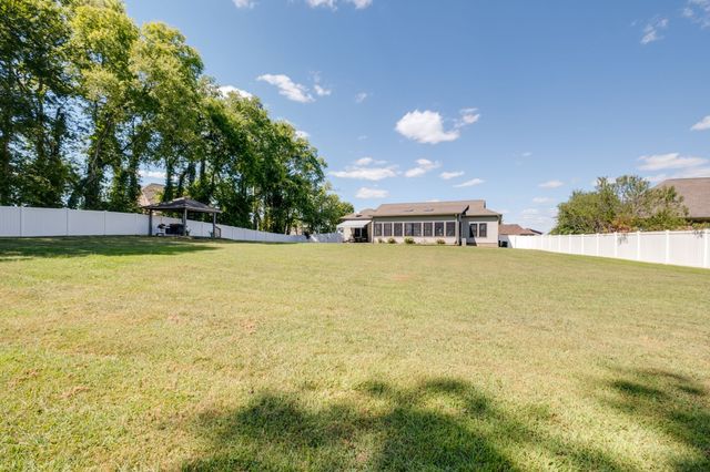 140 Spencer Springs Dr, Gallatin, TN 37066
