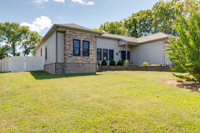 140 Spencer Springs Dr, Gallatin, TN 37066