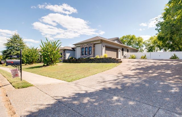 140 Spencer Springs Dr, Gallatin, TN 37066