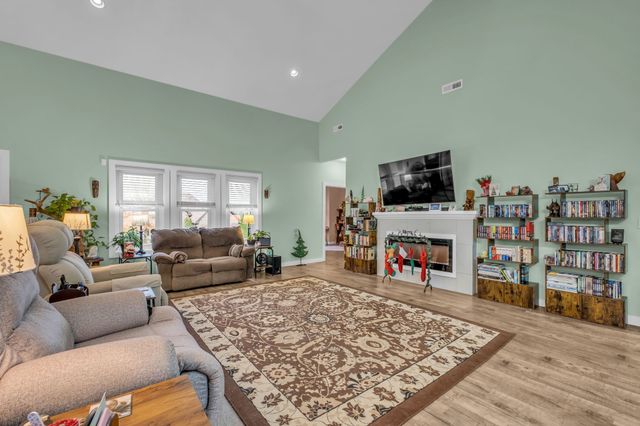 140 Spencer Springs Dr, Gallatin, TN 37066