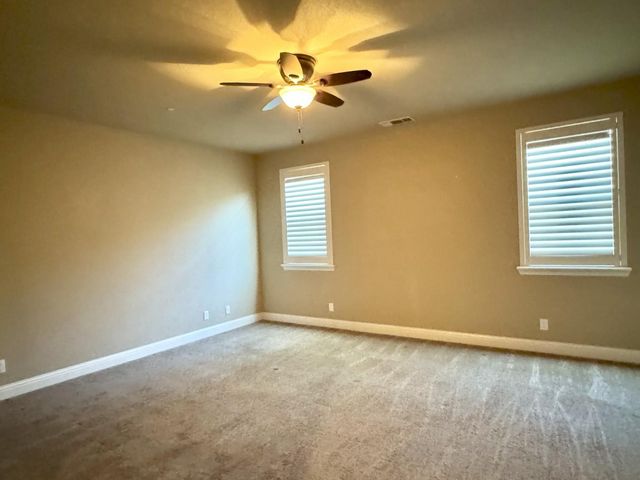 2158 Birmington Dr, Yuba City, CA 95991