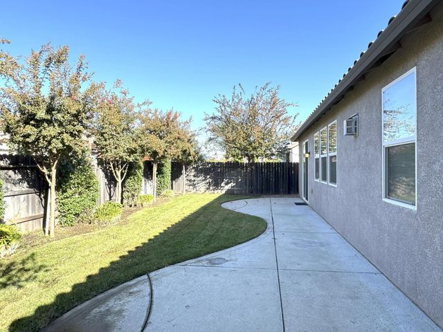 2158 Birmington Dr, Yuba City, CA 95991