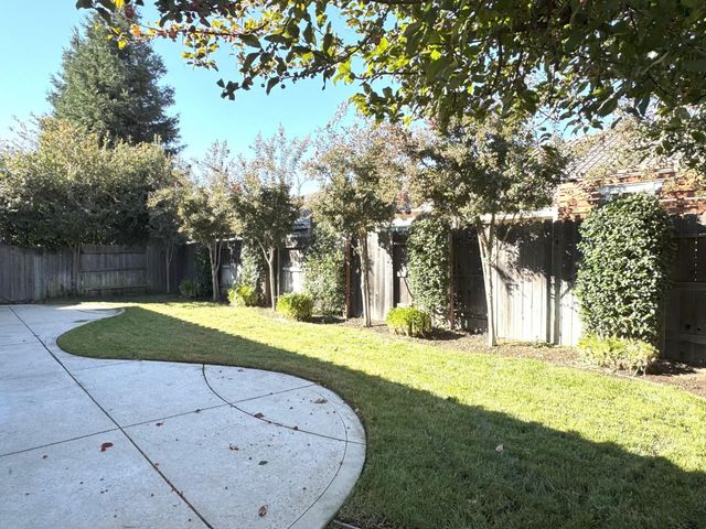 2158 Birmington Dr, Yuba City, CA 95991