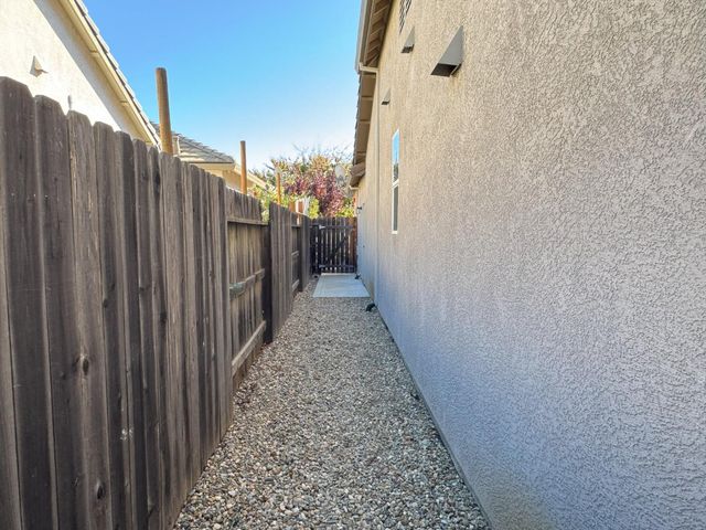 2158 Birmington Dr, Yuba City, CA 95991