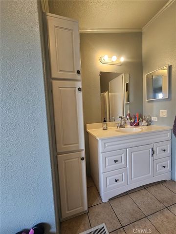 16600 Downey Avenue 27, Paramount, CA 90723