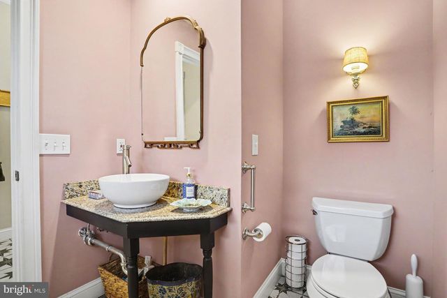 425 N QUEEN ST, Lancaster, PA 17603